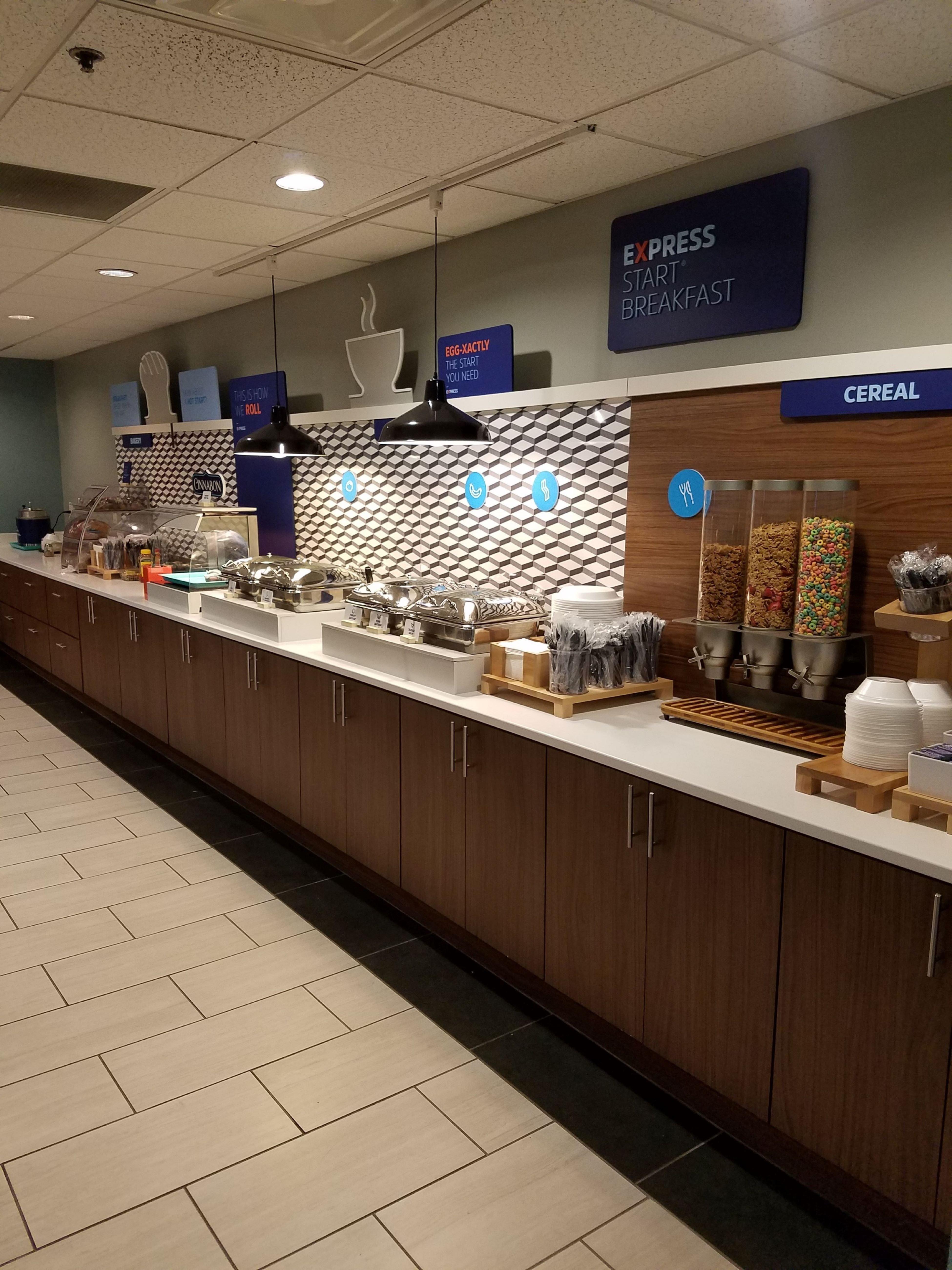 Holiday Inn Express Hotel & Suites Kingsport-Meadowview I-26 By Ihg Buitenkant foto
